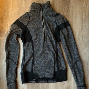 Lululemon grey 1/2 zip pullover size 8